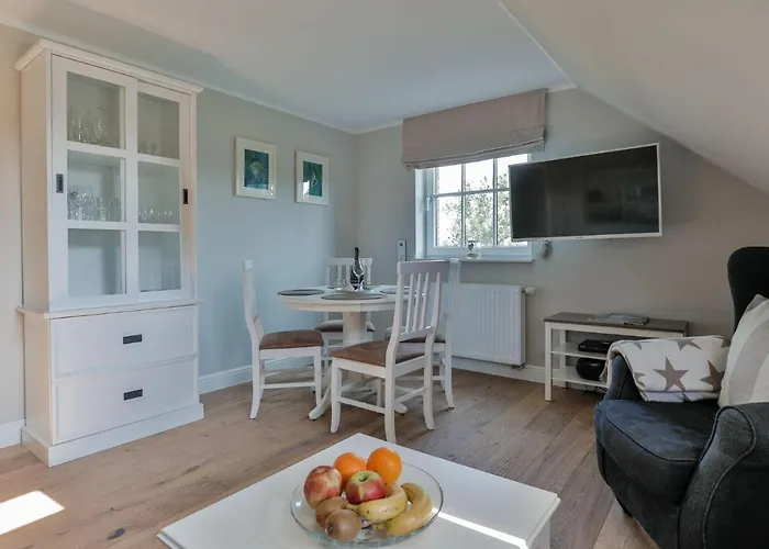 Haus-Blum-Schoene-Ferienwohnung-In-Absolut-Ruhiger-Lage-In-Westerland