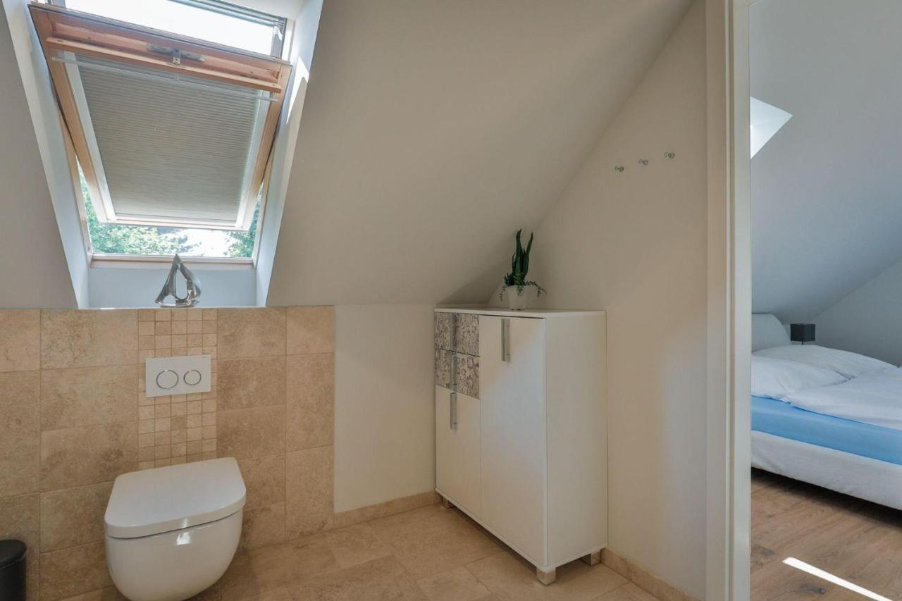 Haus-blum-schoene-ferienwohnung-in-absolut-ruhiger-lage-in-westerland Apartment *