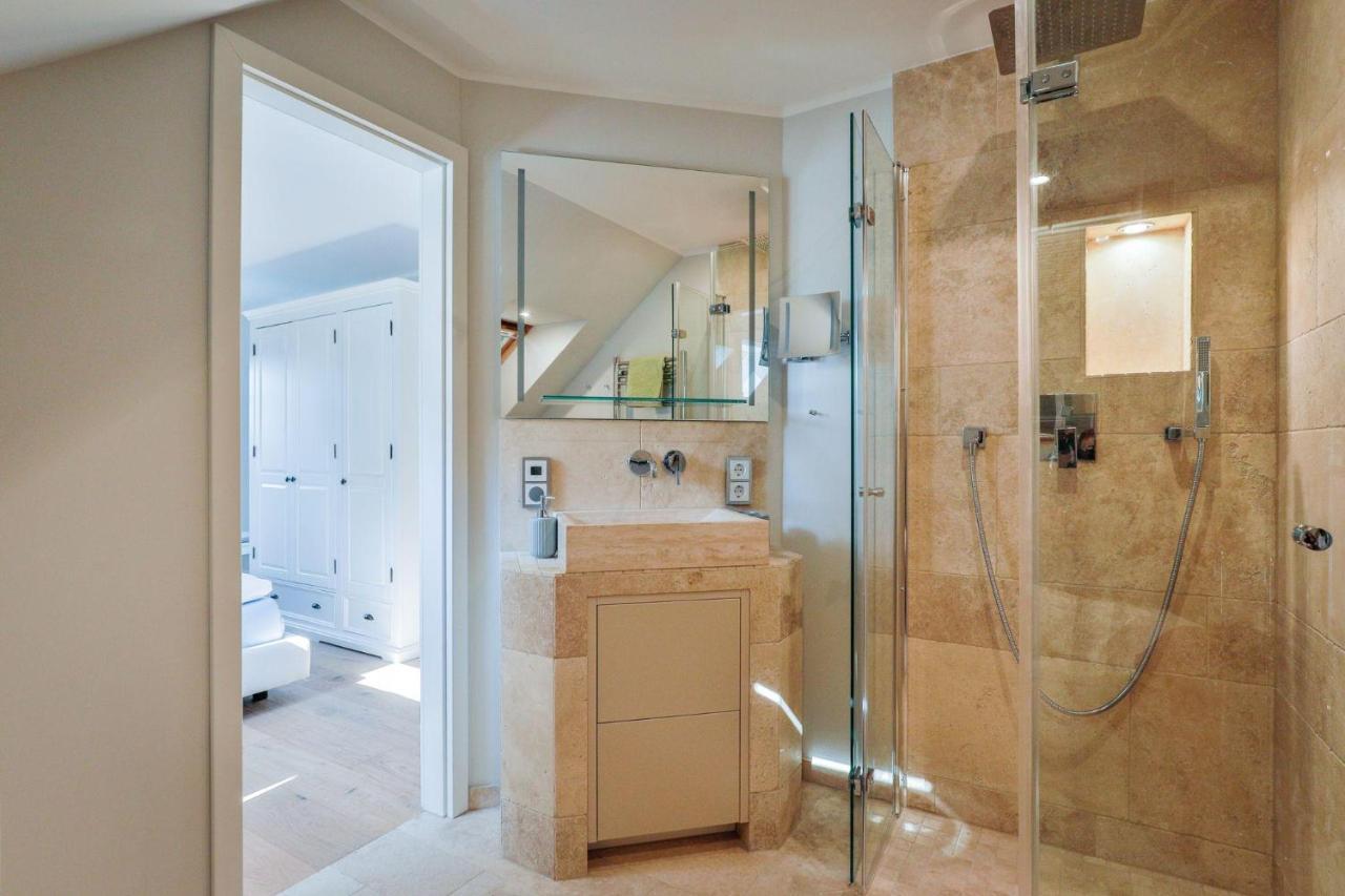 Haus-blum-schoene-ferienwohnung-in-absolut-ruhiger-lage-in-westerland Apartment *