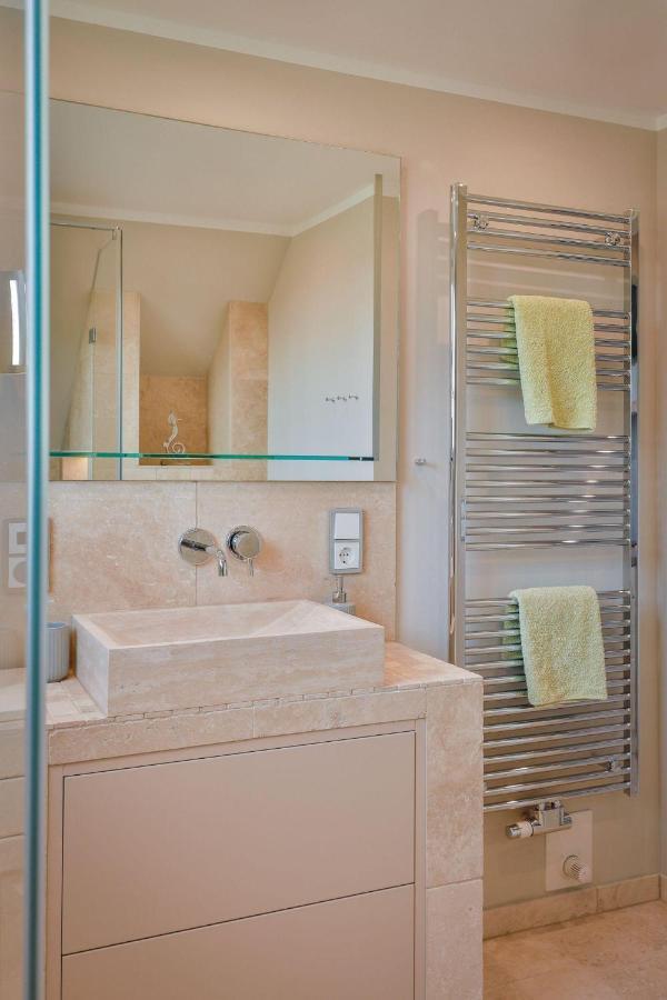 Haus-blum-schoene-ferienwohnung-in-absolut-ruhiger-lage-in-westerland Apartment *